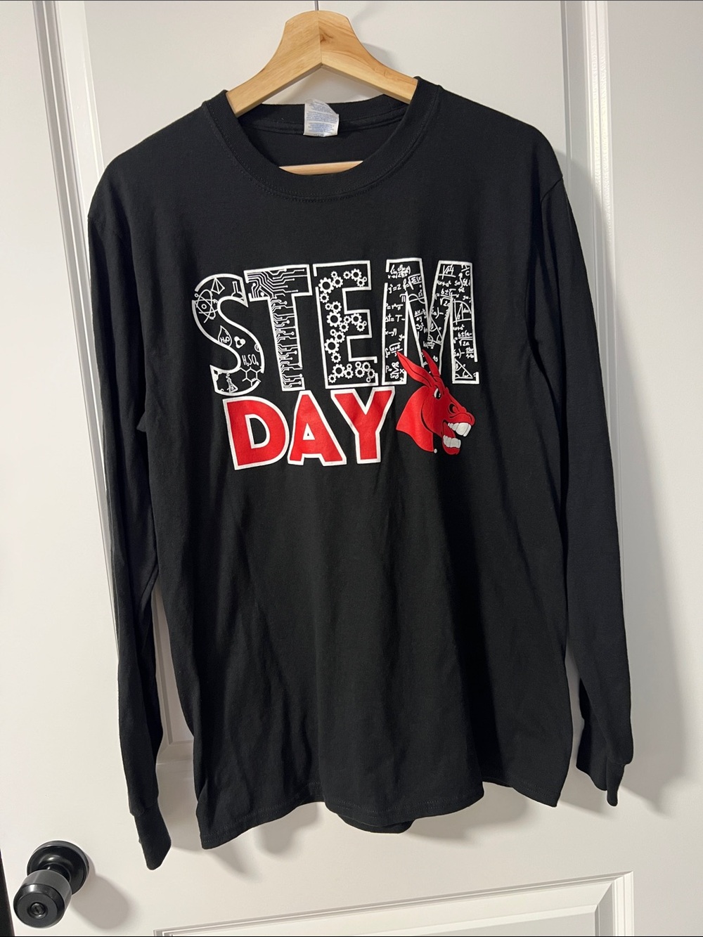 Kids 'STEM Day' Long-Sleeve Graphic Tee - Black & Red